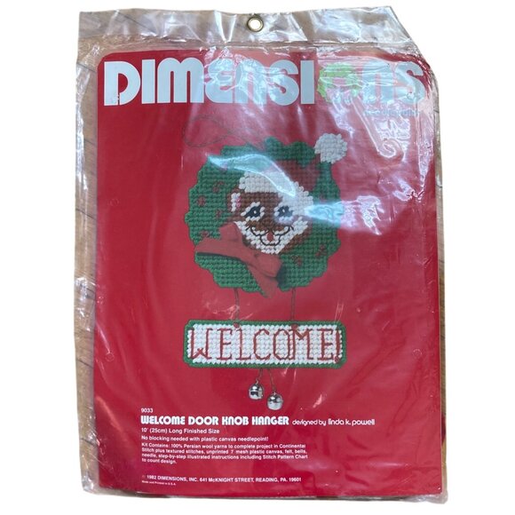 Dimensions Christmas Welcome Door Knob Hanger Needlepoint Plastic Kit 9033 - Picture 1 of 5